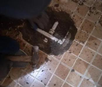 广安市卫生间漏水维修公司为您分享下卫生间渗水如何处理及注意事项
